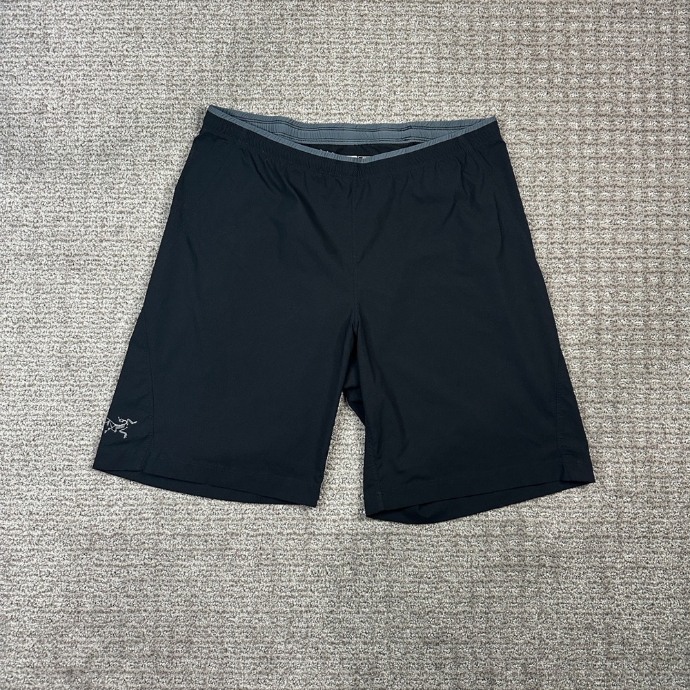 Arcteryx Mens Black Athletic Hiking Shorts Size Medium 33 Waist Bird Logo